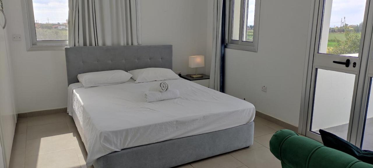 Kiti Village Villa, Cyprus, Salt-Water Pool, 6 Bedrooms, Larnaca Екстер'єр фото
